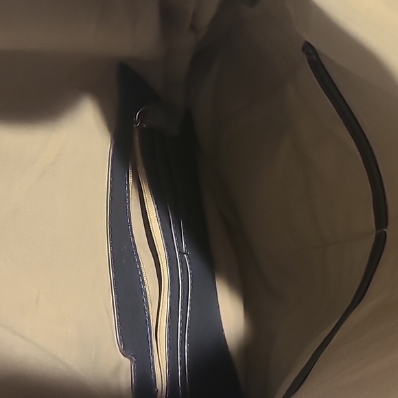 Chinese Laundry Convertible Purse - Picture 6 of 7